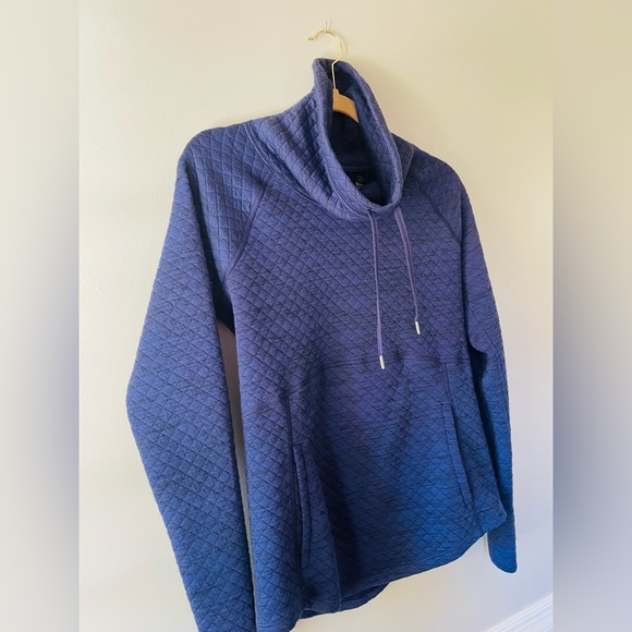 Marmot Sweatshirt - Picture 2 of 4